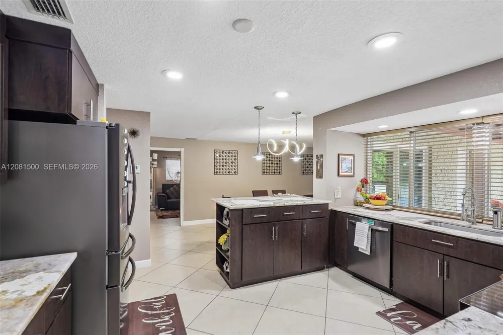 8835 NW 27th St Coral Springs, FL 33065