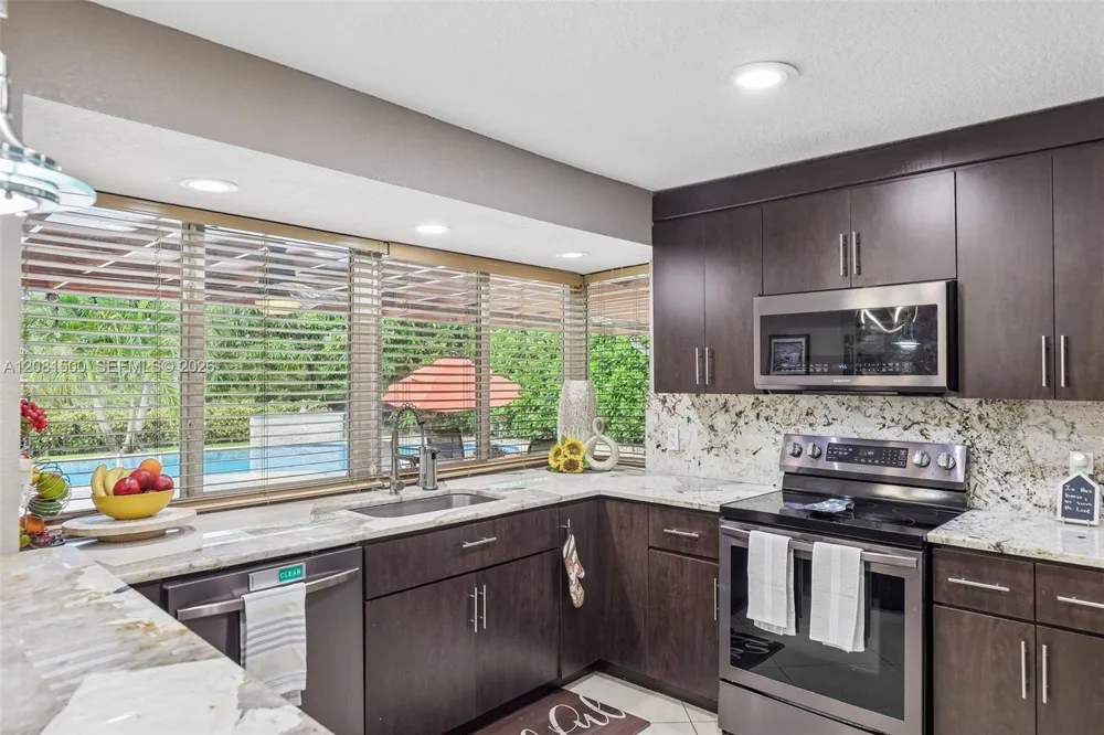 8835 NW 27th St Coral Springs, FL 33065