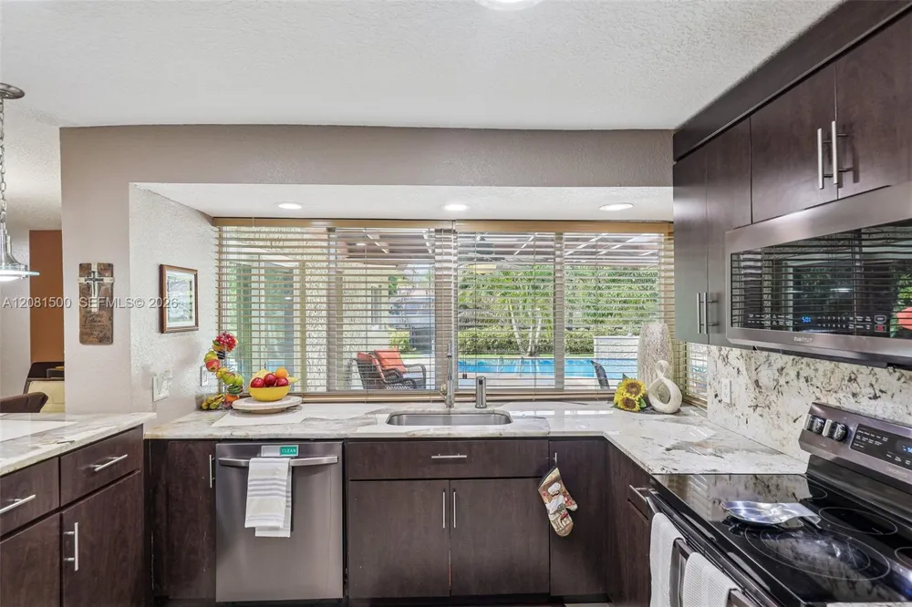 8835 NW 27th St Coral Springs, FL 33065