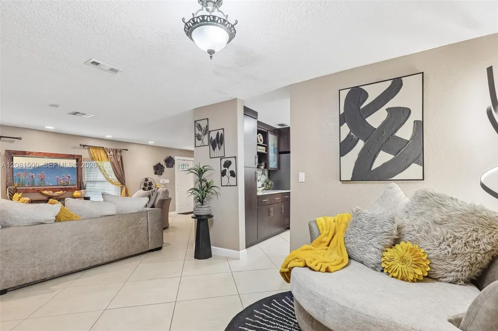 8835 NW 27th St Coral Springs, FL 33065