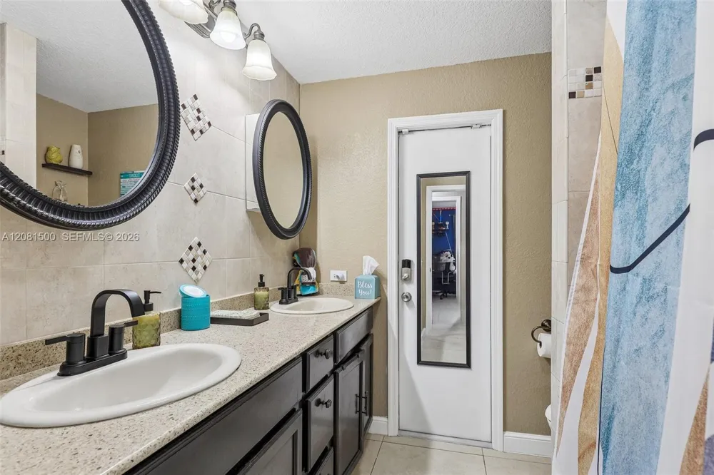 8835 NW 27th St Coral Springs, FL 33065