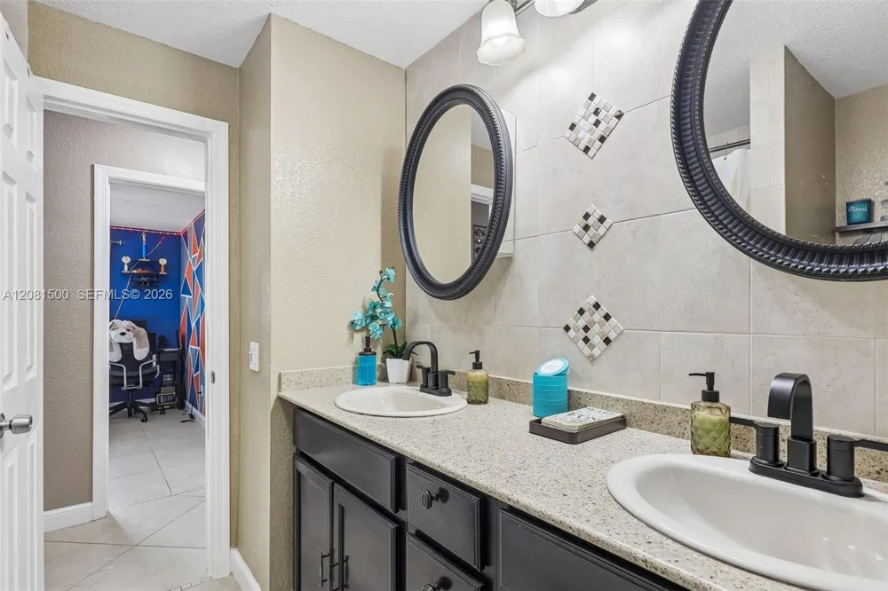 8835 NW 27th St Coral Springs, FL 33065