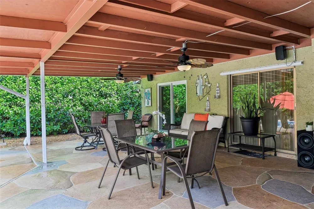 8835 NW 27th St Coral Springs, FL 33065