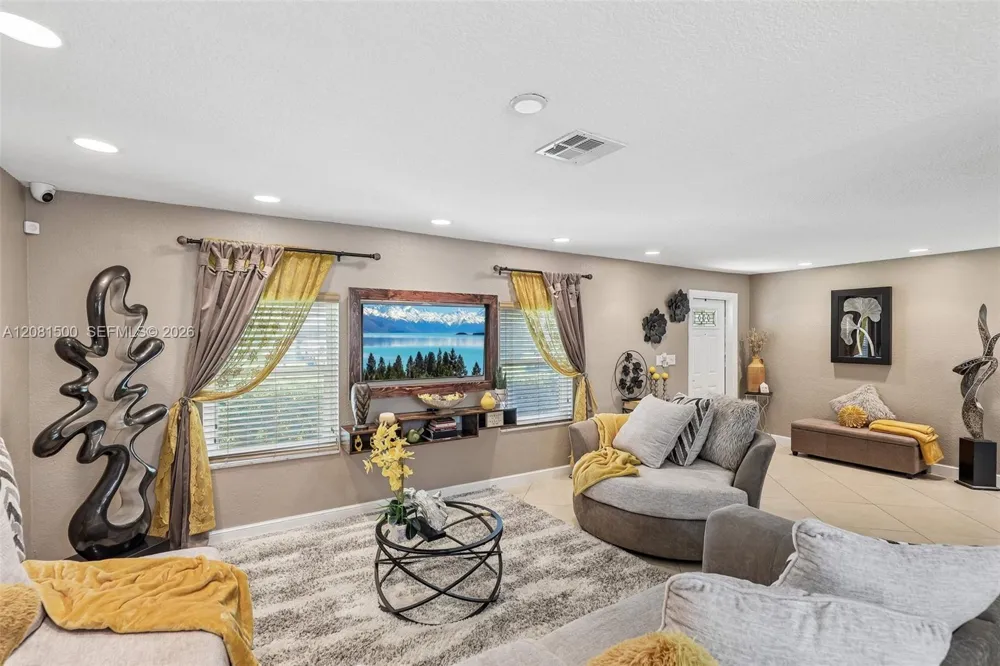 8835 NW 27th St Coral Springs, FL 33065