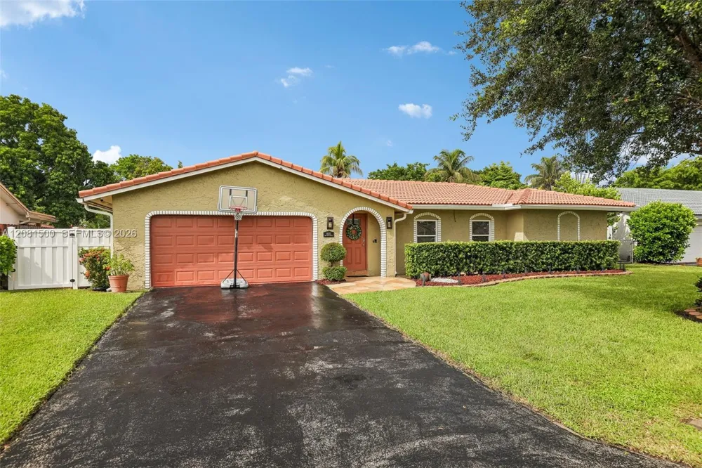 8835 NW 27th St Coral Springs, FL 33065