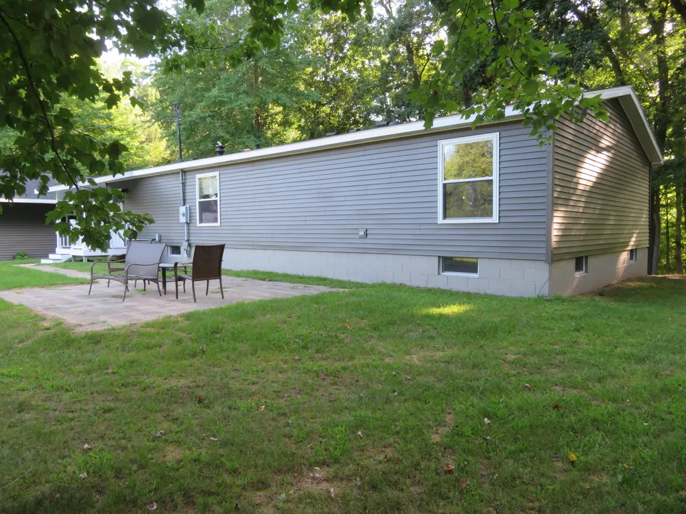 9560 Meridian Road Pleasant Lake, MI 49272