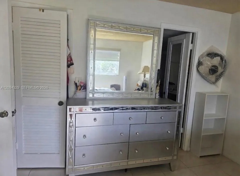 3051 E Sunrise Lakes Dr #211 Sunrise, FL 33322