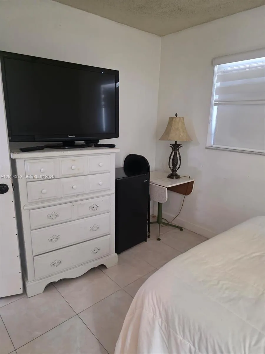 3051 E Sunrise Lakes Dr #211 Sunrise, FL 33322