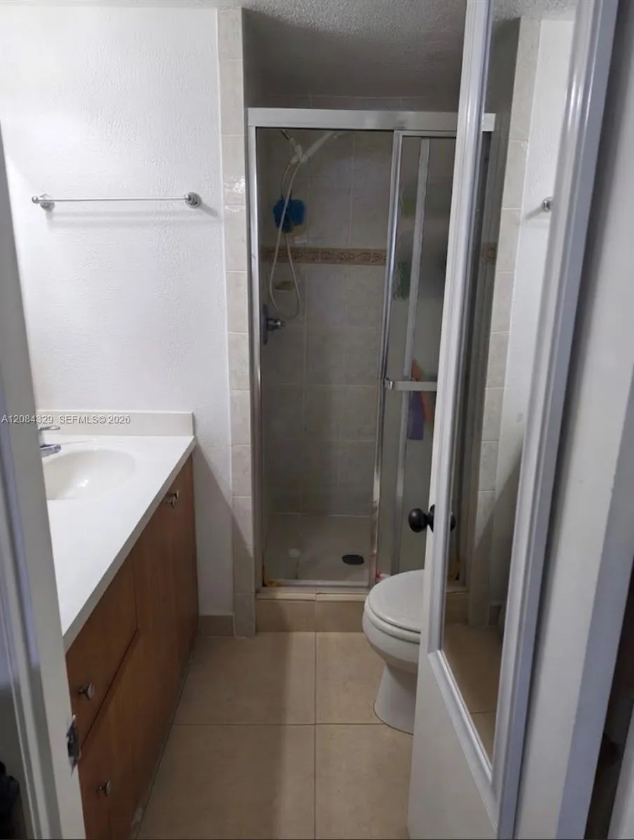 3051 E Sunrise Lakes Dr #211 Sunrise, FL 33322