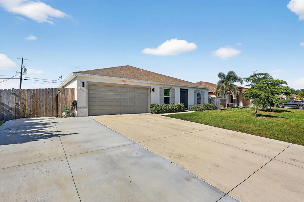 543 SW Kabot Avenue Port St. Lucie, FL 34953