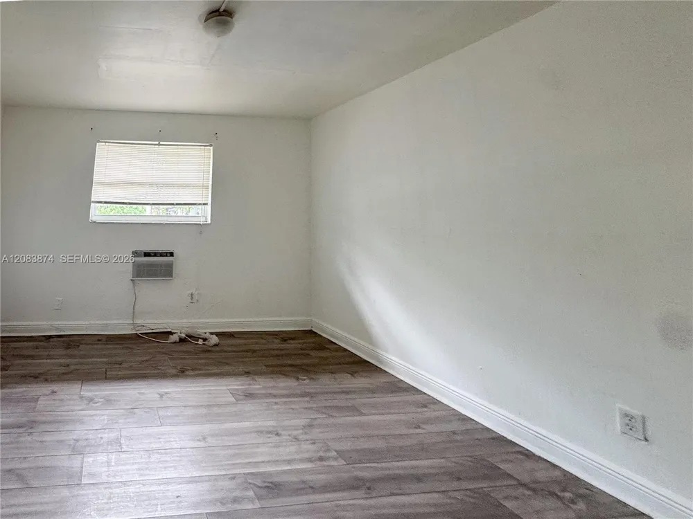 519 NW 23rd Ave Fort Lauderdale, FL 33311