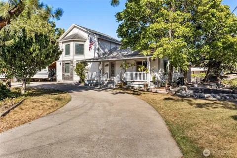 221 Canyon Road