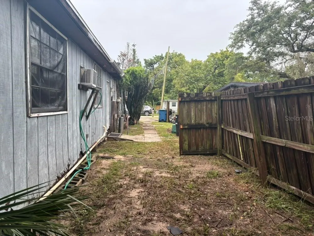 1212 10TH STREET Daytona Beach, FL 32117