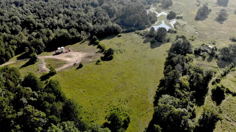 333 County Road 3092 De Berry, TX 75639