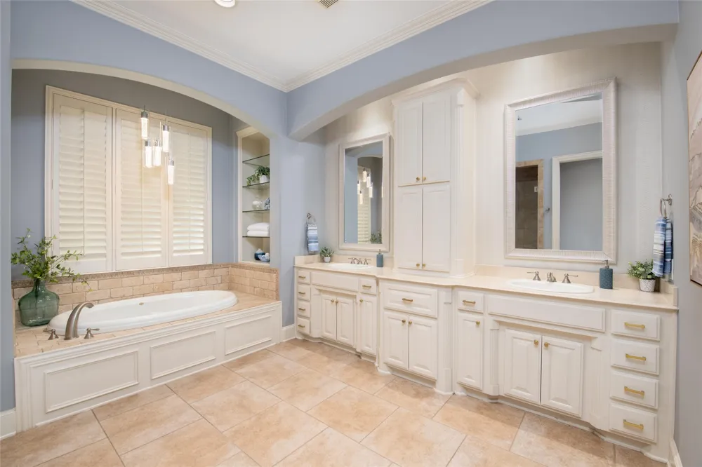 5009 Glenshire Drive Flower Mound, TX 75028