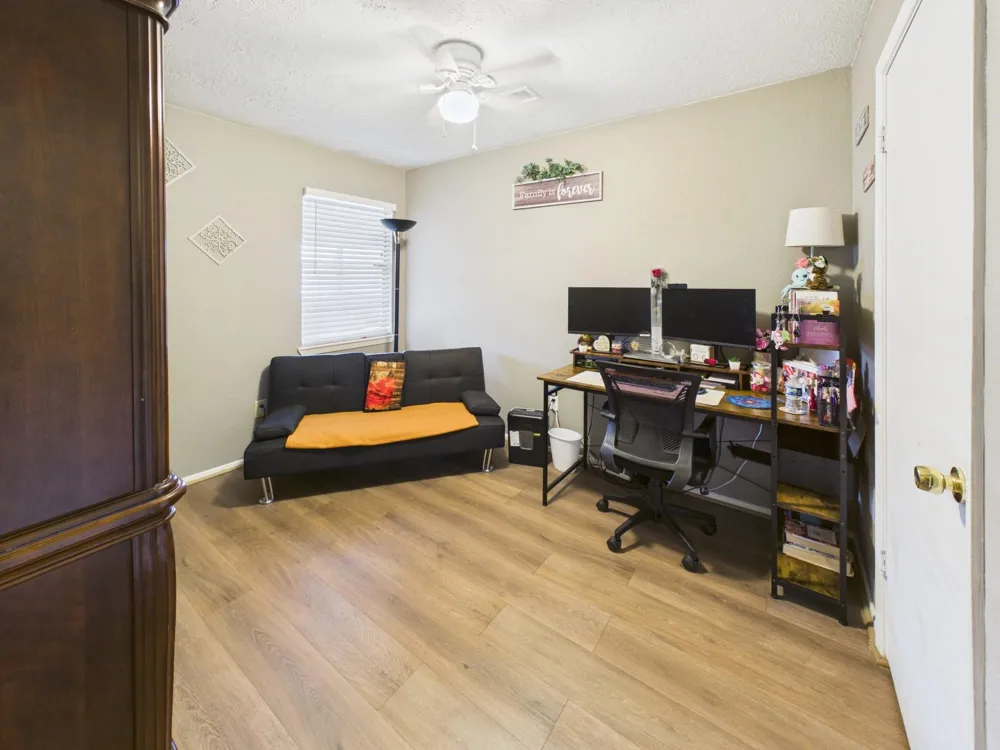 5807 Walnutgate Drive Spring, TX 77373