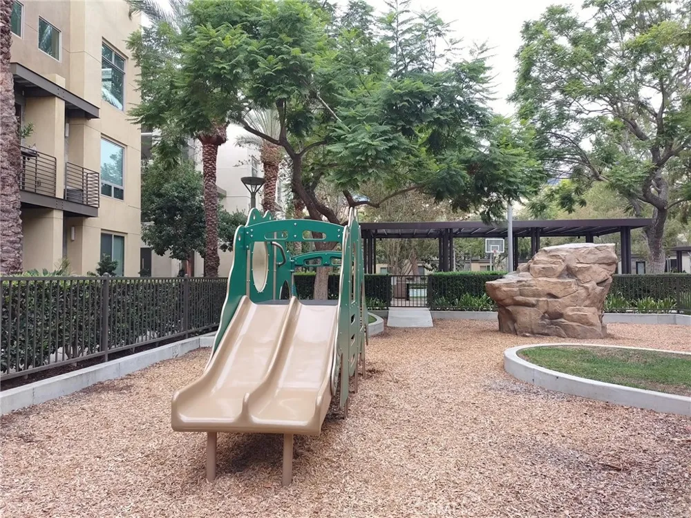 1542 Nolita Irvine, CA 92612