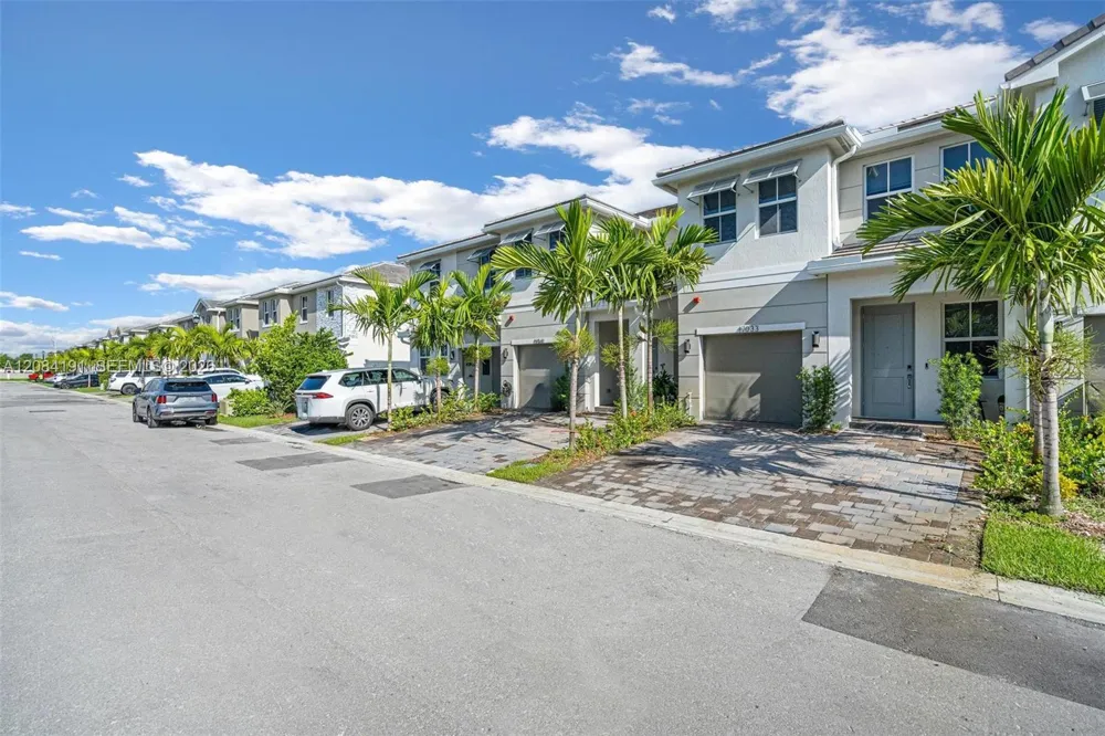 17033 SW 1st St #1 Pembroke Pines, FL 33027
