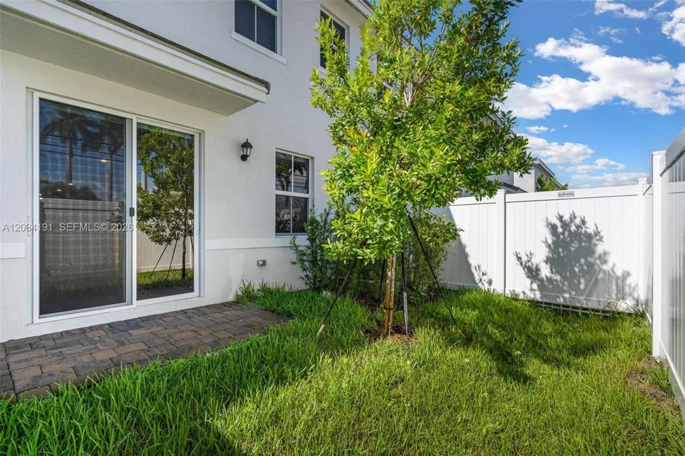 17033 SW 1st St #1 Pembroke Pines, FL 33027