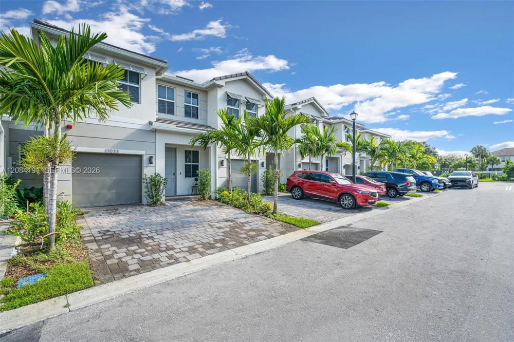 17033 SW 1st St #1 Pembroke Pines, FL 33027