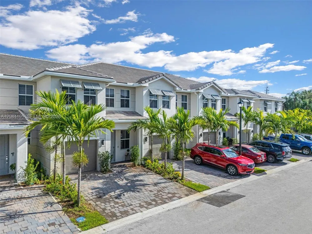 17033 SW 1st St #1 Pembroke Pines, FL 33027
