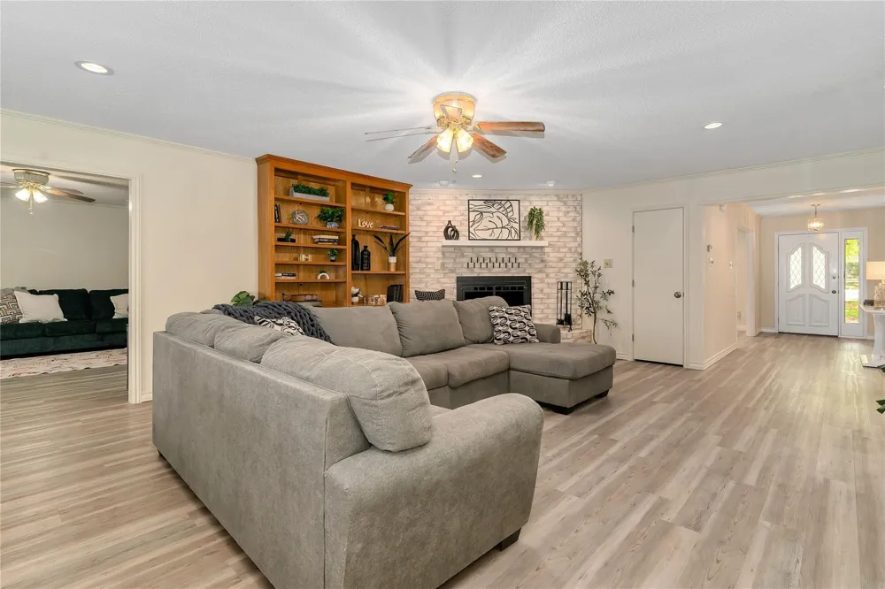 6212 Westover Drive Granbury, TX 76049