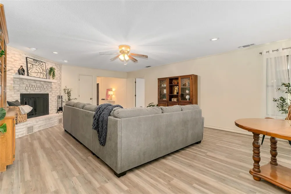 6212 Westover Drive Granbury, TX 76049