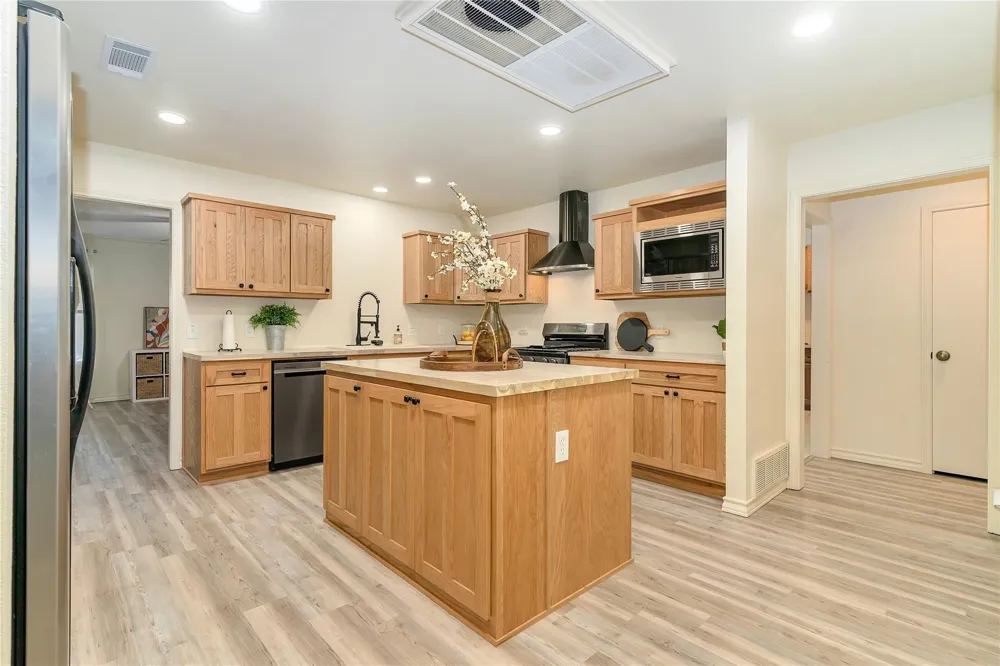 6212 Westover Drive Granbury, TX 76049