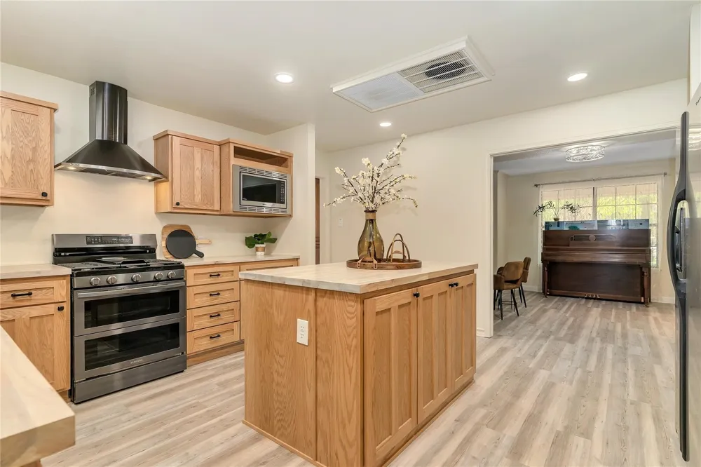 6212 Westover Drive Granbury, TX 76049