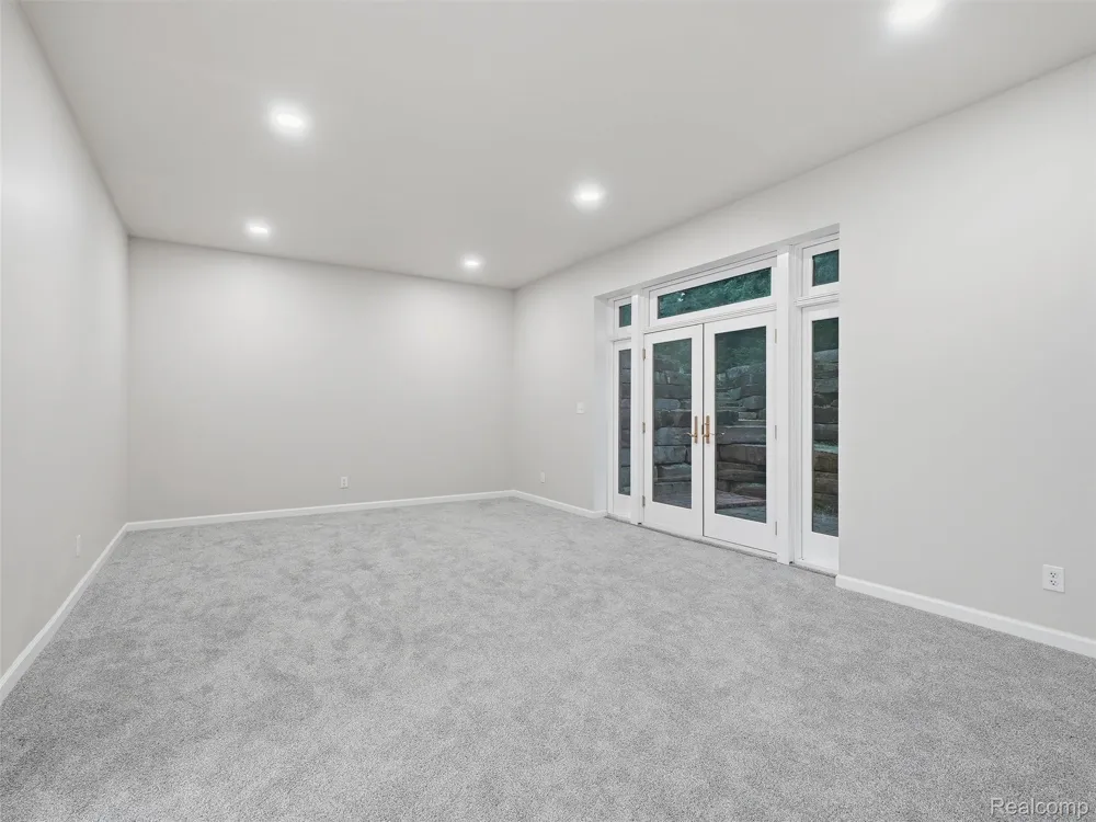 4700 Botany Glen Commerce Charter Township, MI 48382