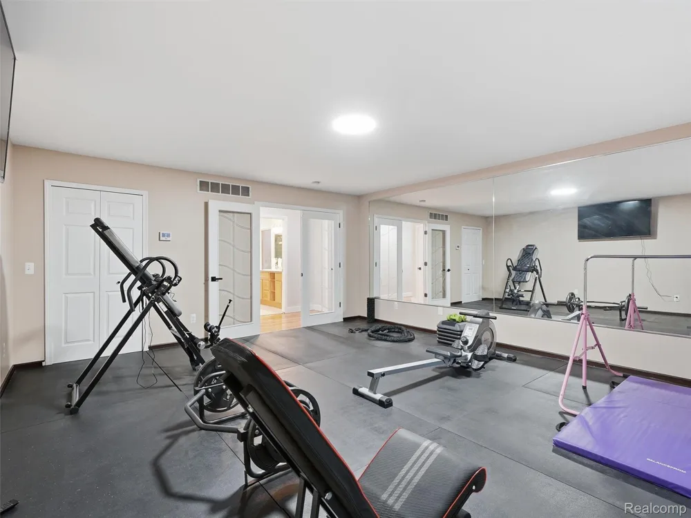 4700 Botany Glen Commerce Charter Township, MI 48382