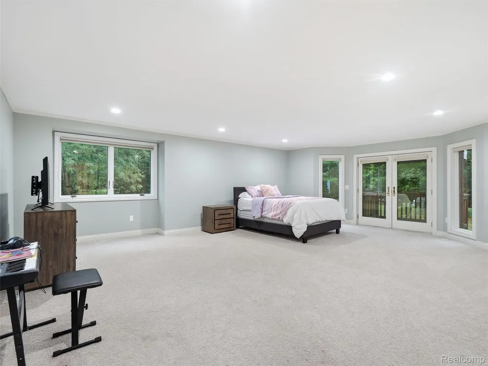 4700 Botany Glen Commerce Charter Township, MI 48382