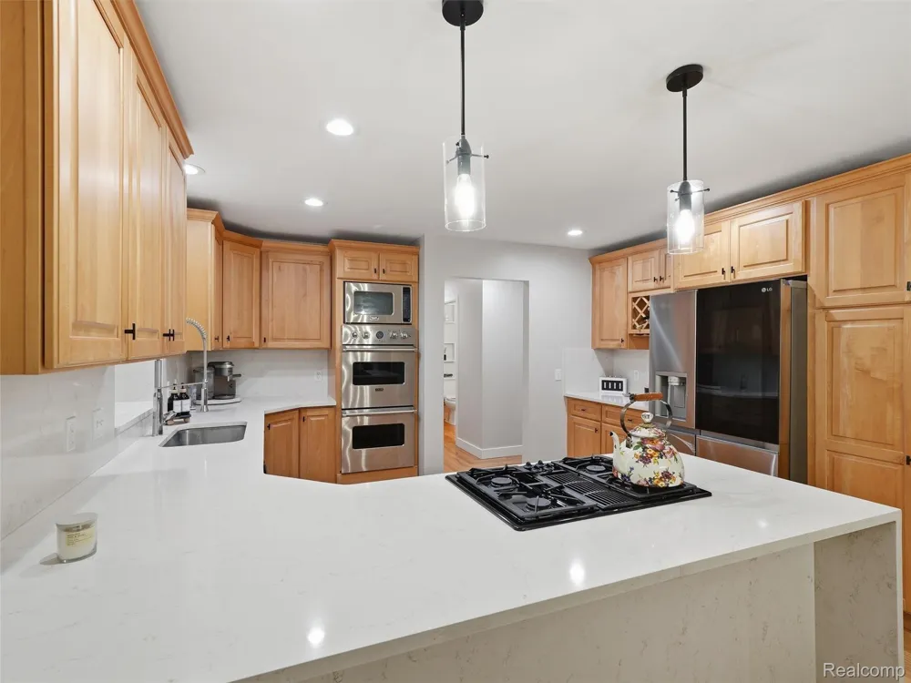 4700 Botany Glen Commerce Charter Township, MI 48382