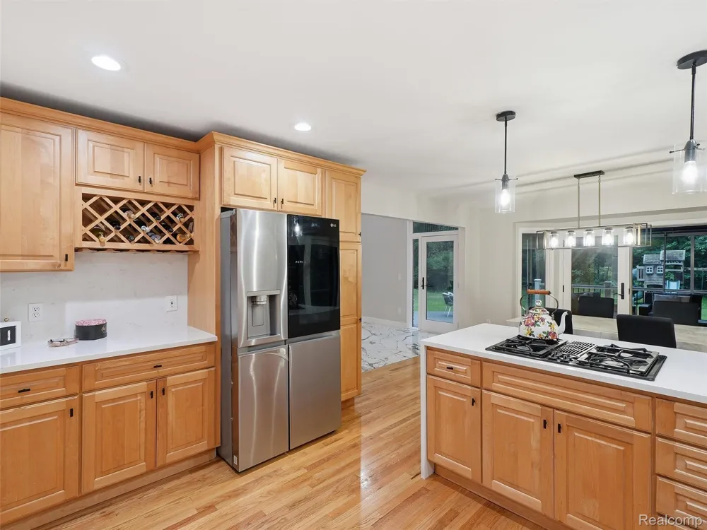 4700 Botany Glen Commerce Charter Township, MI 48382