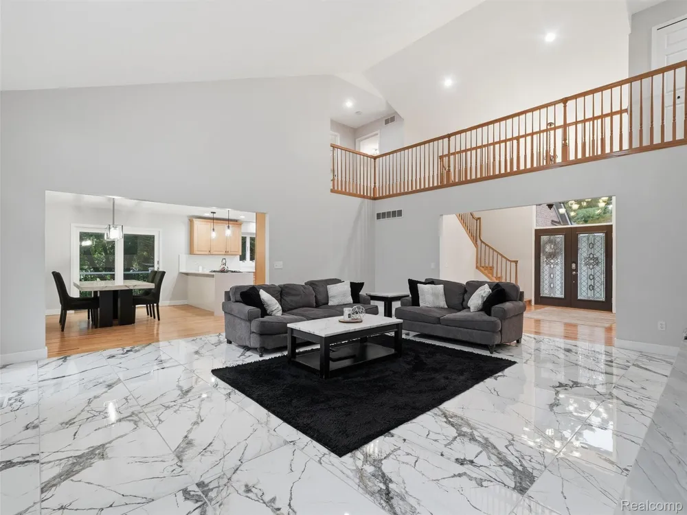 4700 Botany Glen Commerce Charter Township, MI 48382