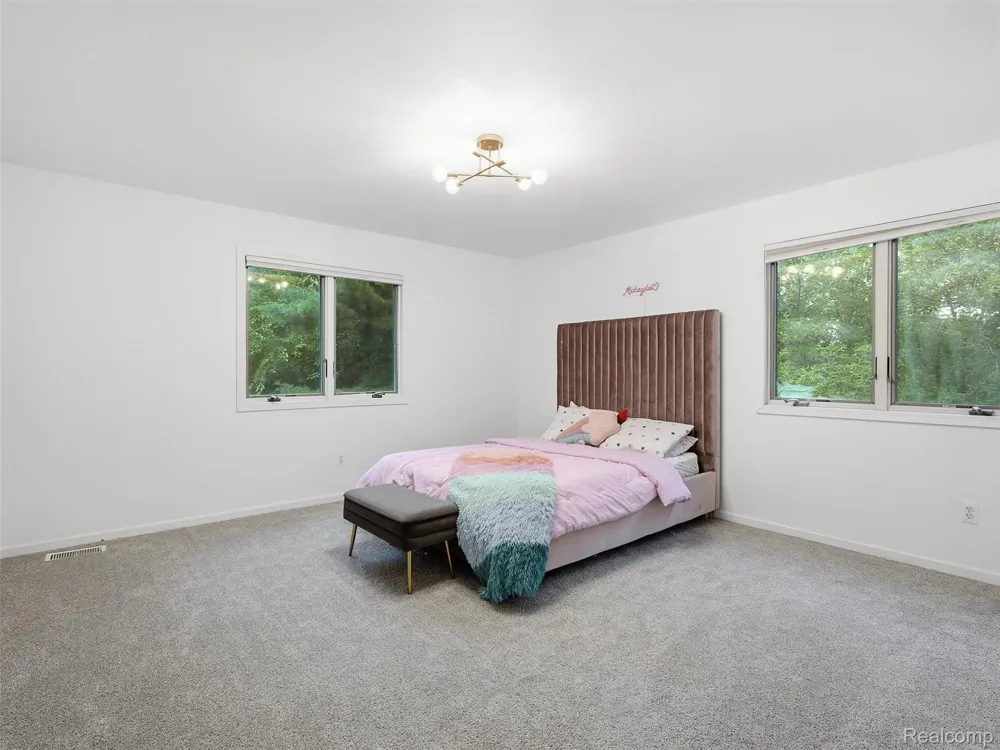 4700 Botany Glen Commerce Charter Township, MI 48382