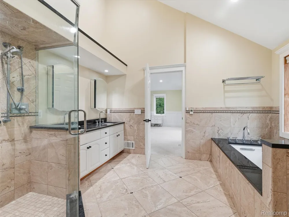 4700 Botany Glen Commerce Charter Township, MI 48382