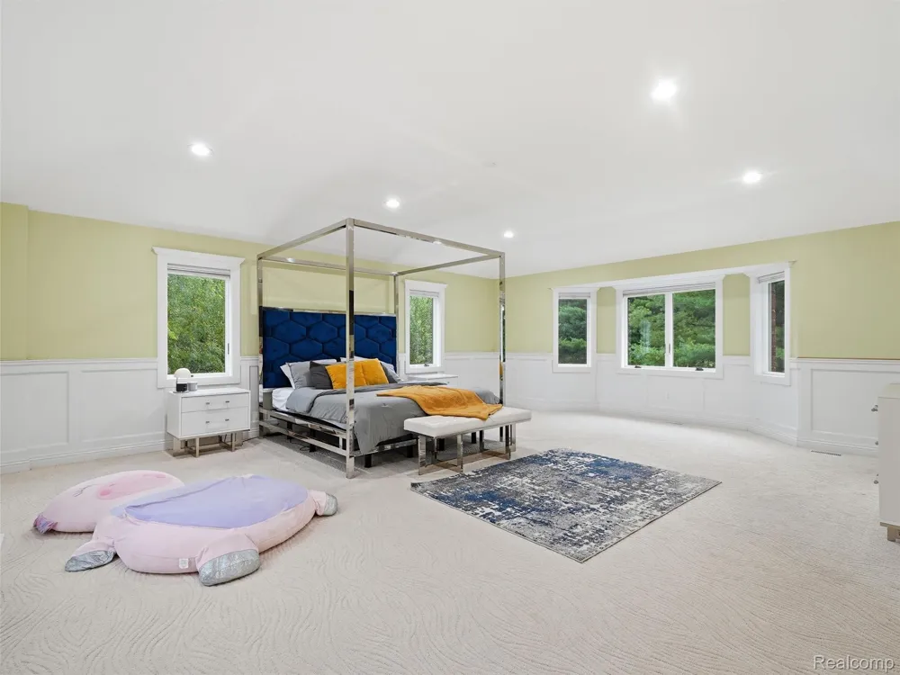 4700 Botany Glen Commerce Charter Township, MI 48382