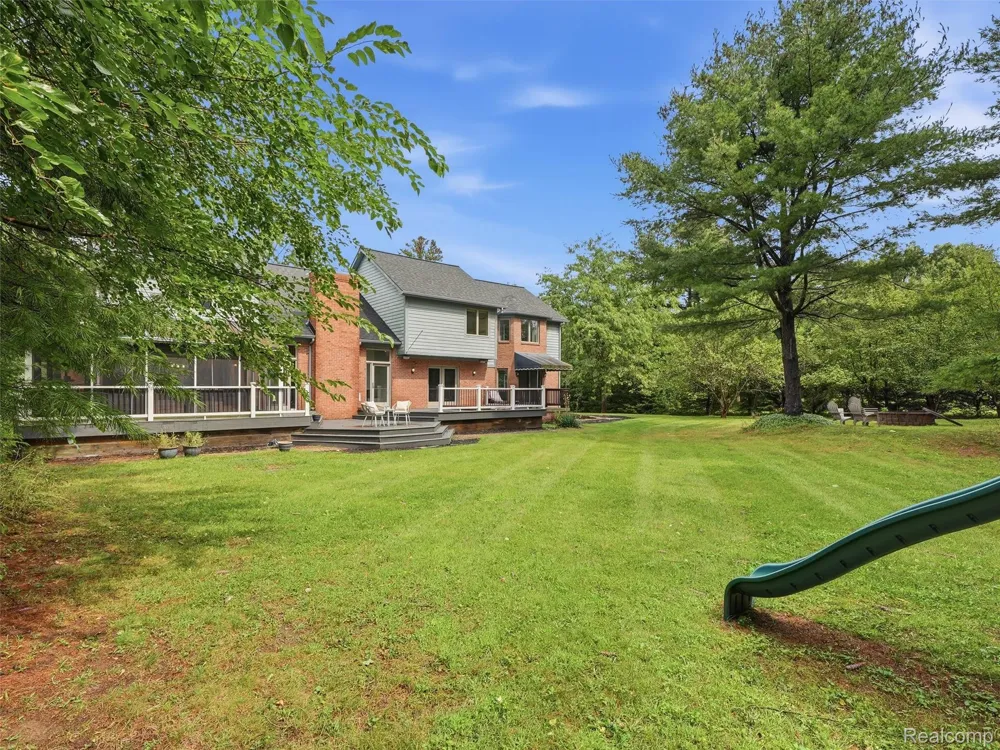 4700 Botany Glen Commerce Charter Township, MI 48382