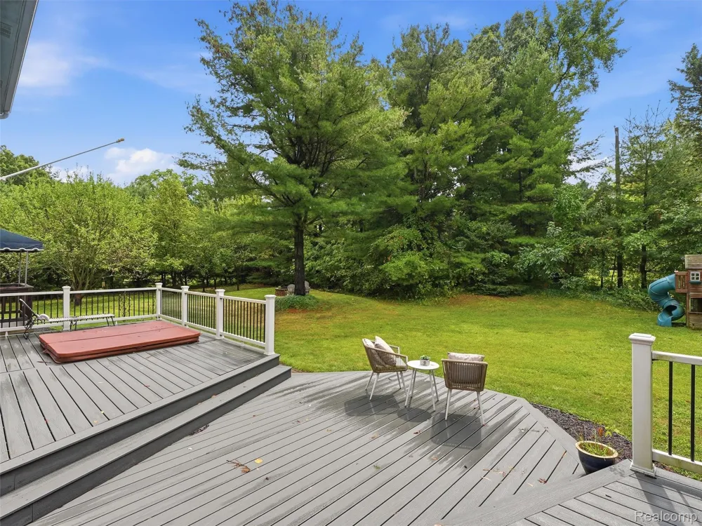 4700 Botany Glen Commerce Charter Township, MI 48382