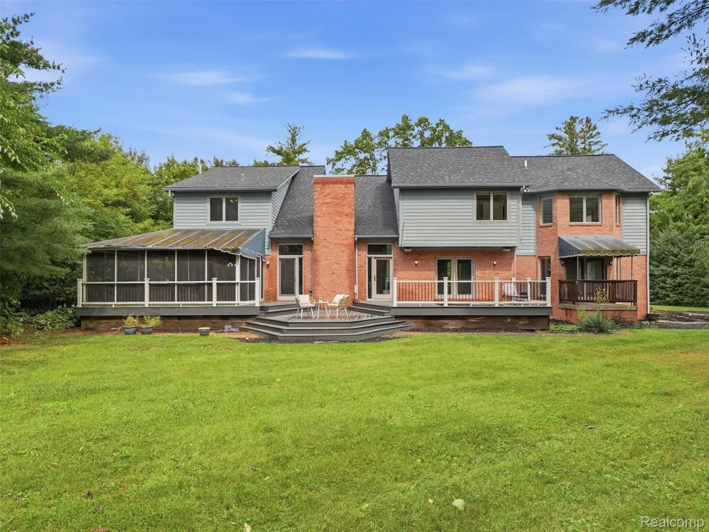 4700 Botany Glen Commerce Charter Township, MI 48382