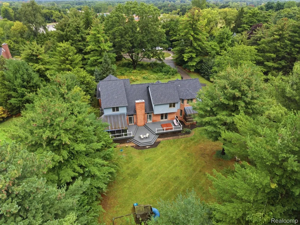 4700 Botany Glen Commerce Charter Township, MI 48382