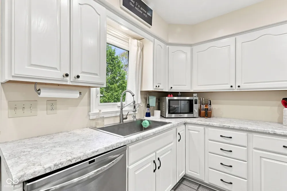 4510 Runyon Deer Lane Greenwood, IN 46142