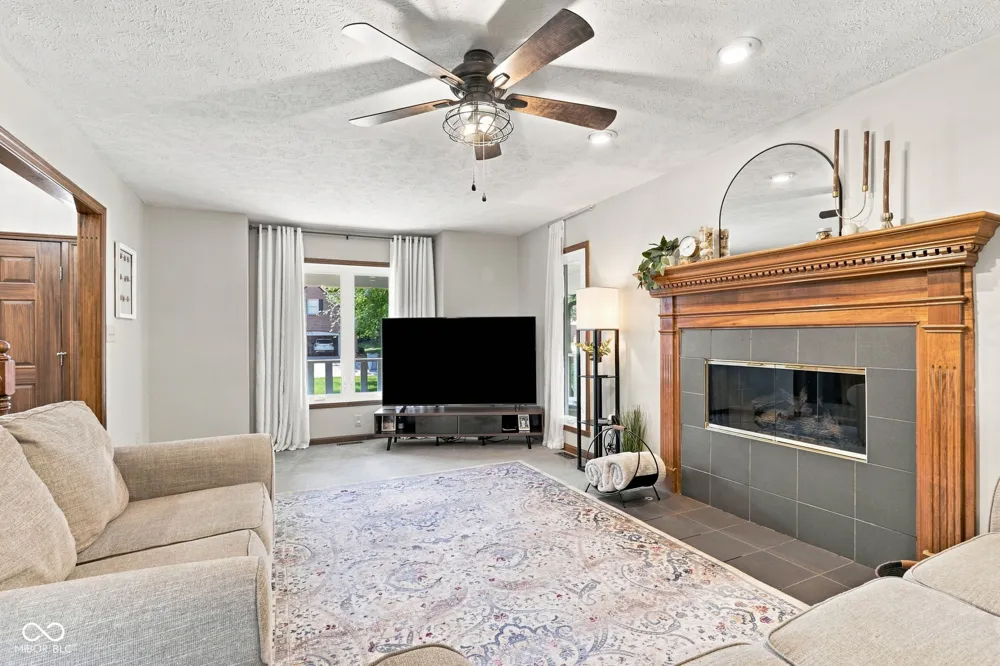 4510 Runyon Deer Lane Greenwood, IN 46142