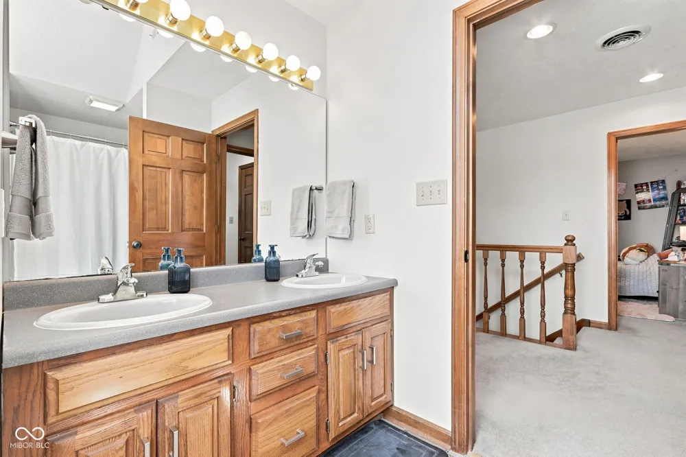 4510 Runyon Deer Lane Greenwood, IN 46142