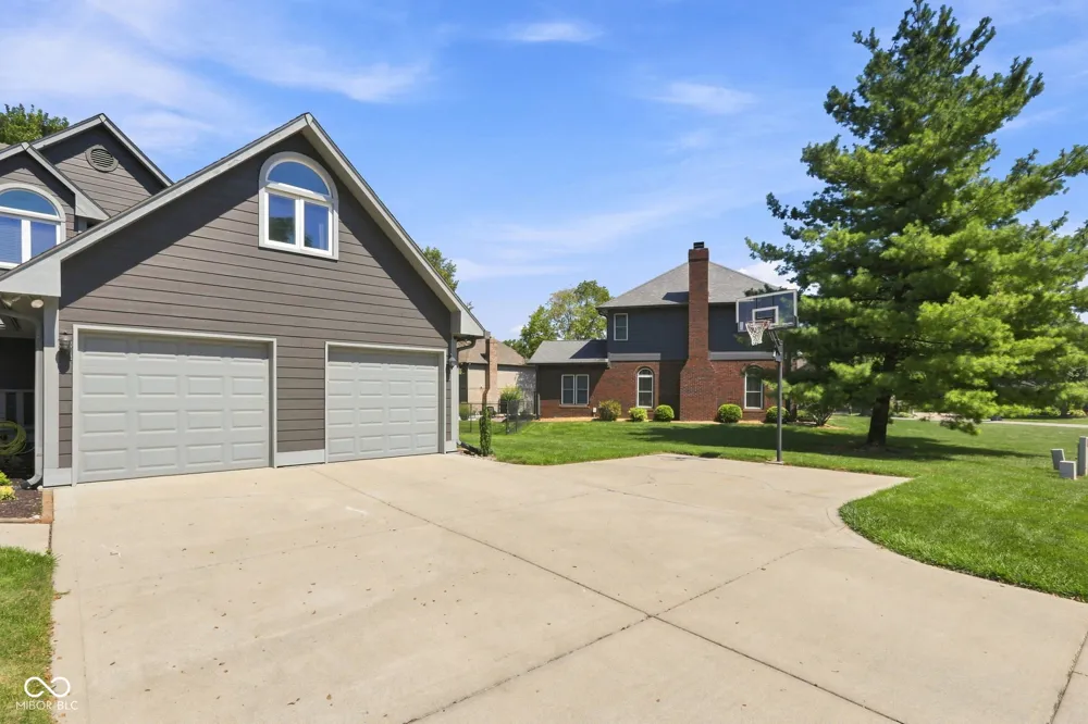 4510 Runyon Deer Lane Greenwood, IN 46142