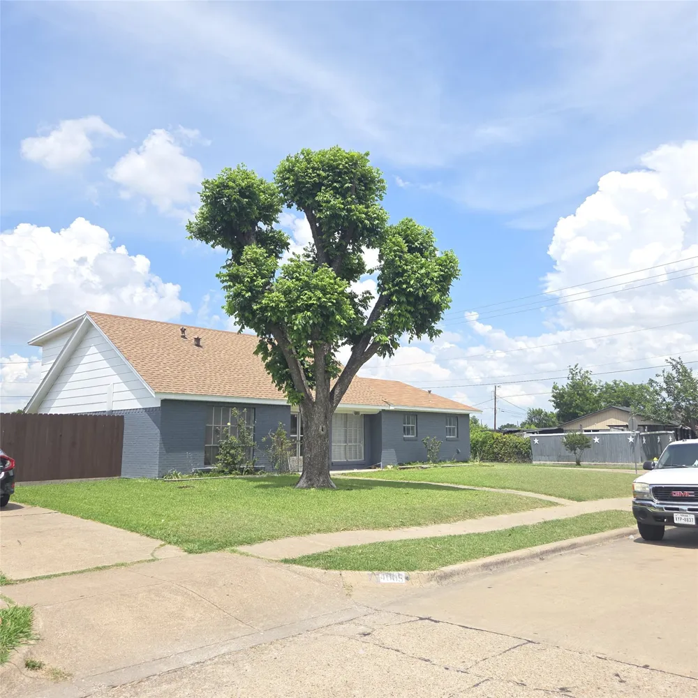 4001 Burning Tree Lane Garland, TX 75042