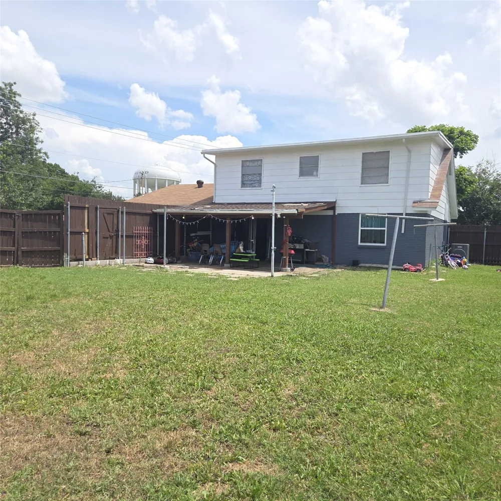 4001 Burning Tree Lane Garland, TX 75042