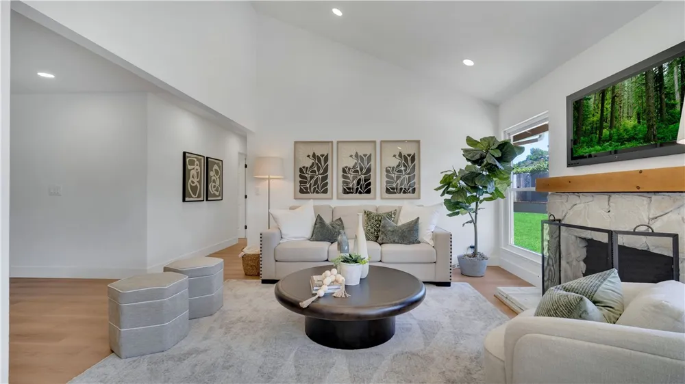 5646 E Valencia Orange, CA 92869