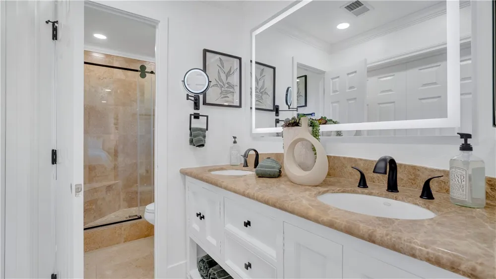 5646 E Valencia Orange, CA 92869